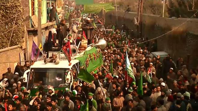 В Индии тысячи мусульман вышли на митинги В Индии тысячи мусульман вышли на митинги