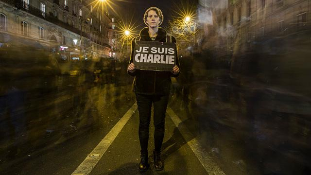 Для чествования памяти погибших после терактов во Франции вышли более 3 миллионов человек