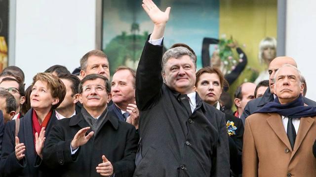 Порошенко зустрівся з автором виразу "Je Suis Charlie" Порошенко зустрівся з автором виразу "Je Suis Charlie"