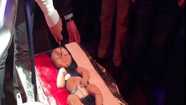 Чергова пропаганда “Путін-ТБ”: на LifeNews показали, як у Києві розрізають “російське немовля”