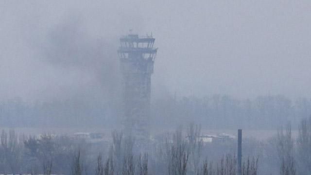 У Донецькому аеропорту впала диспетчерська вежа