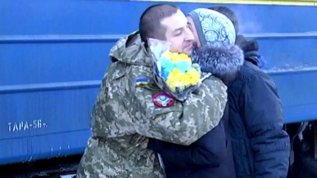 Маріуполь відчув різницю життя під "ДНР" та життям з українською владою, — офіцер