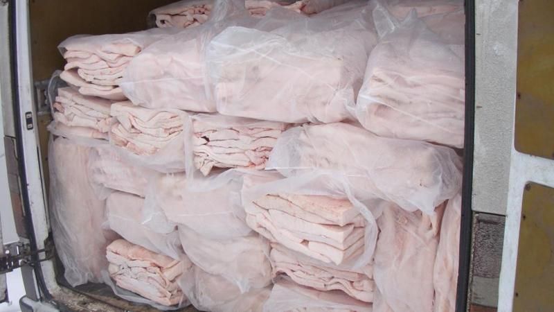 Россия не пустила в Крым 9 тонн украинского сала Россия не пустила в Крым 9 тонн украинского сала