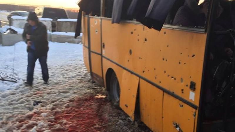 У прокуратурі обстріл автобуса під Волновахою назвали терактом