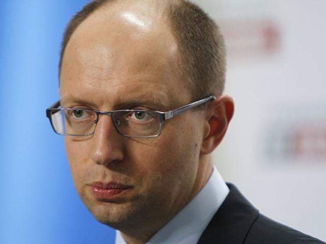 Цьогоріч Україна має виплатити 11 млрд доларів за кредитними зобов'язаннями, — Яценюк
