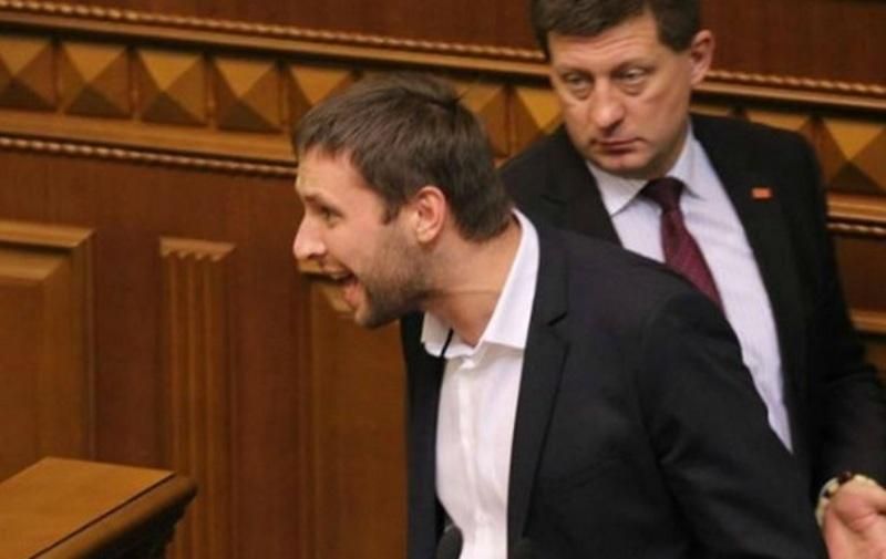 Парасюк пытался заблокировать парламентскую трибуну