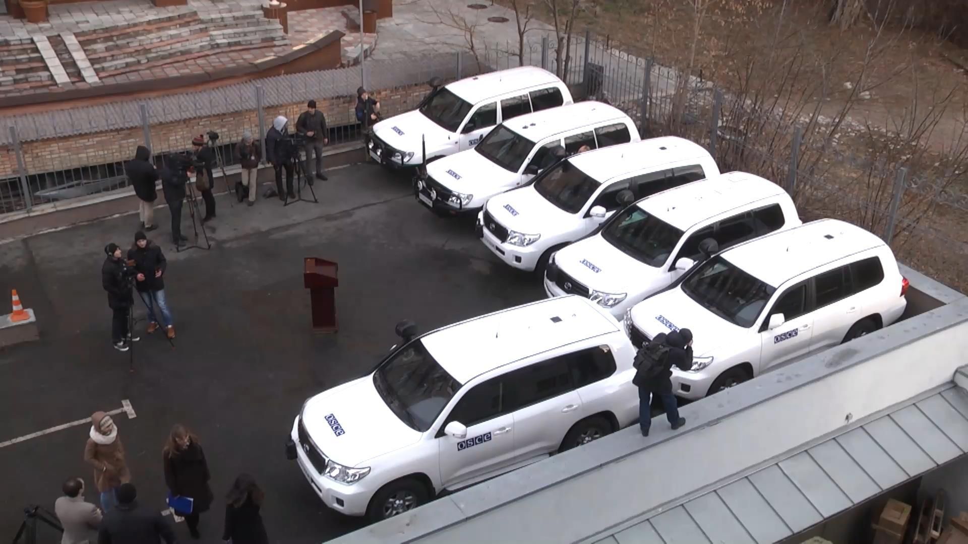 Місія ОБСЄ в Україні отримала нові машини