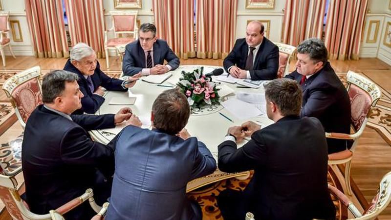 Украина борется для защиты не только себя, но и Европы, — Сорос Порошенко