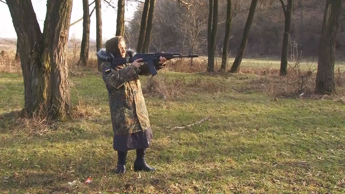 70-річна бабця може поповнити ряди бійців АТО