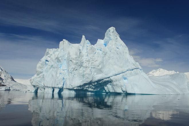 Два депутата Госдумы потерялись в Антарктиде