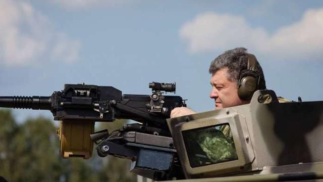 Порошенко підписав указ про проведення трьох черг мобілізації Порошенко підписав указ про проведення трьох черг мобілізації