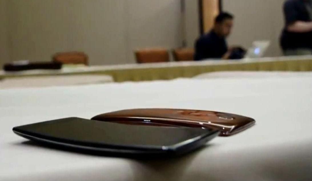 Инновации. Чудо-смартфон от LG, "умные" часы от Alcatel Инновации. Чудо-смартфон от LG, "умные" часы от Alcatel