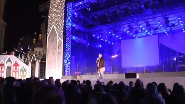 В Киеве из-за траура сократили праздничный концерт В Киеве из-за траура сократили праздничный концерт