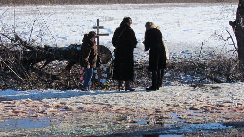 На месте трагедии под Волновахой установили памятный крест