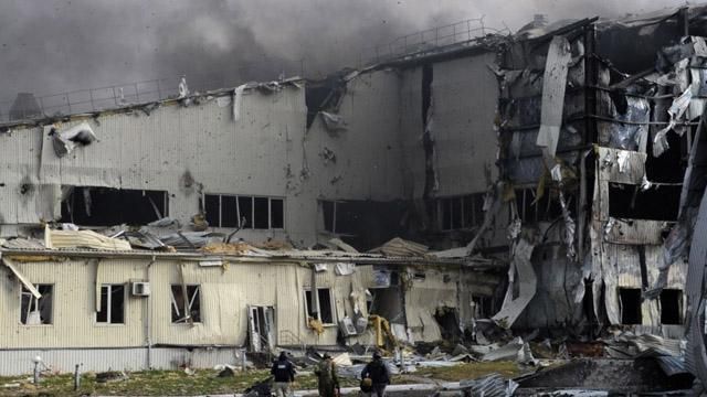 Терористи погрожують захопити донецький аеропорт протягом 30 хвилин Терористи погрожують захопити донецький аеропорт протягом 30 хвилин