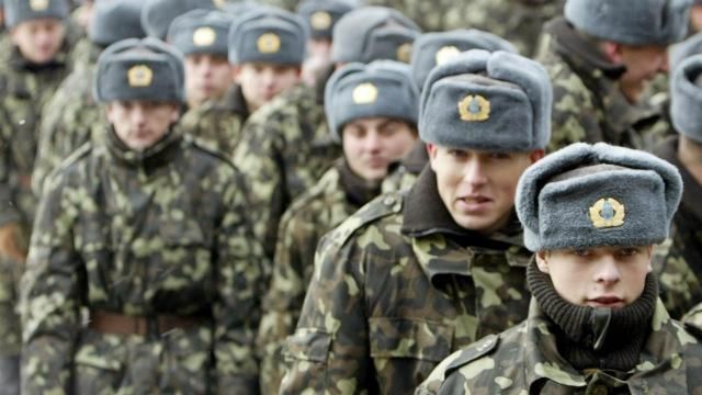 Рада разрешила призывать на военную службу до 27 лет Рада разрешила призывать на военную службу до 27 лет