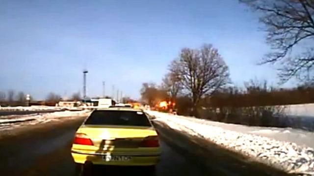 Опубликовано еще одно видео обстрела под Волновахой Опубликовано еще одно видео обстрела под Волновахой