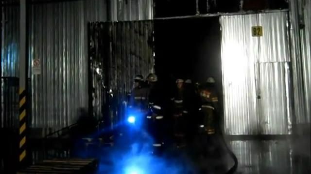 У Києві горів склад Rozetka.ua. Знищено весь товар У Києві горів склад Rozetka.ua. Знищено весь товар