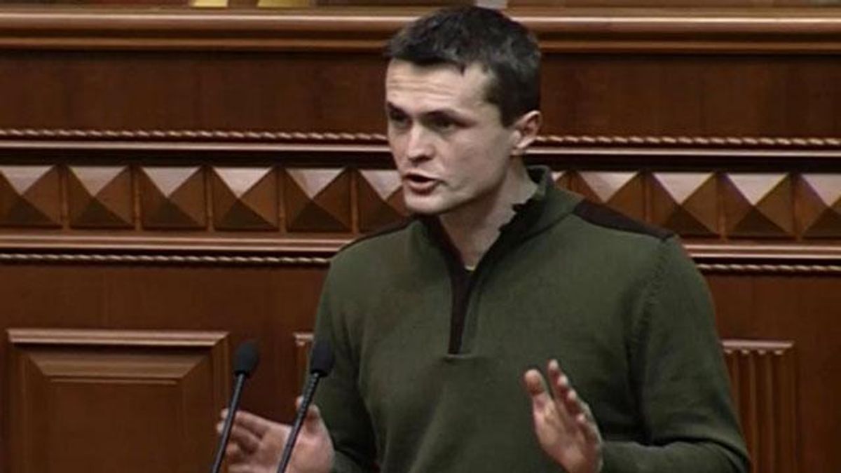 Луценко призывает снять неприкосновенность с президента