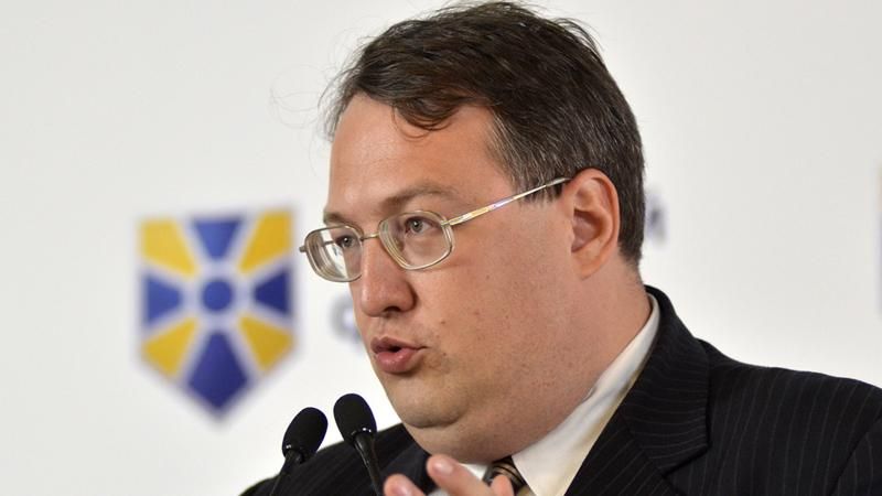 Зараз під Луганськом 84 танки, для яких шукають екіпажі, — Геращенко Зараз під Луганськом 84 танки, для яких шукають екіпажі, — Геращенко