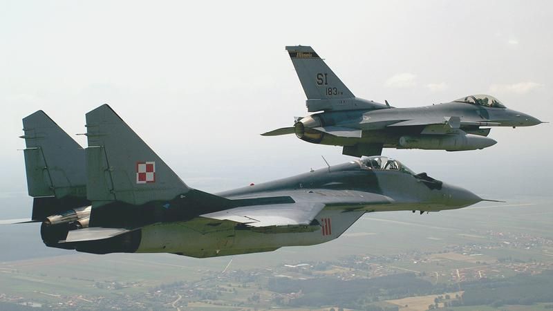 Польські винищувачі вилетіли на перехоплення російського літака