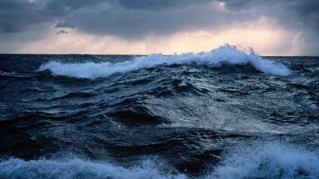 В Китае перевернулось буксирное судно, утонуло 22 человек В Китае перевернулось буксирное судно, утонуло 22 человек