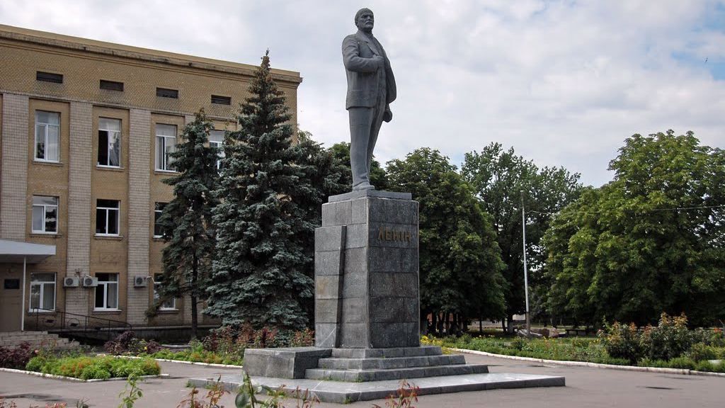 Власть Геническа решила снести памятник Ленину