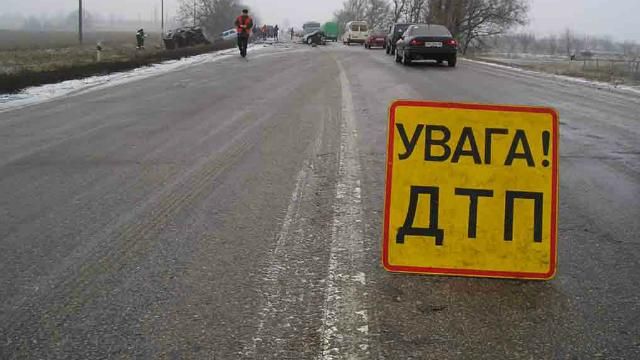 Потрійна ДТП у Сумах: зіткнулися легковик, тролейбус та маршрутка