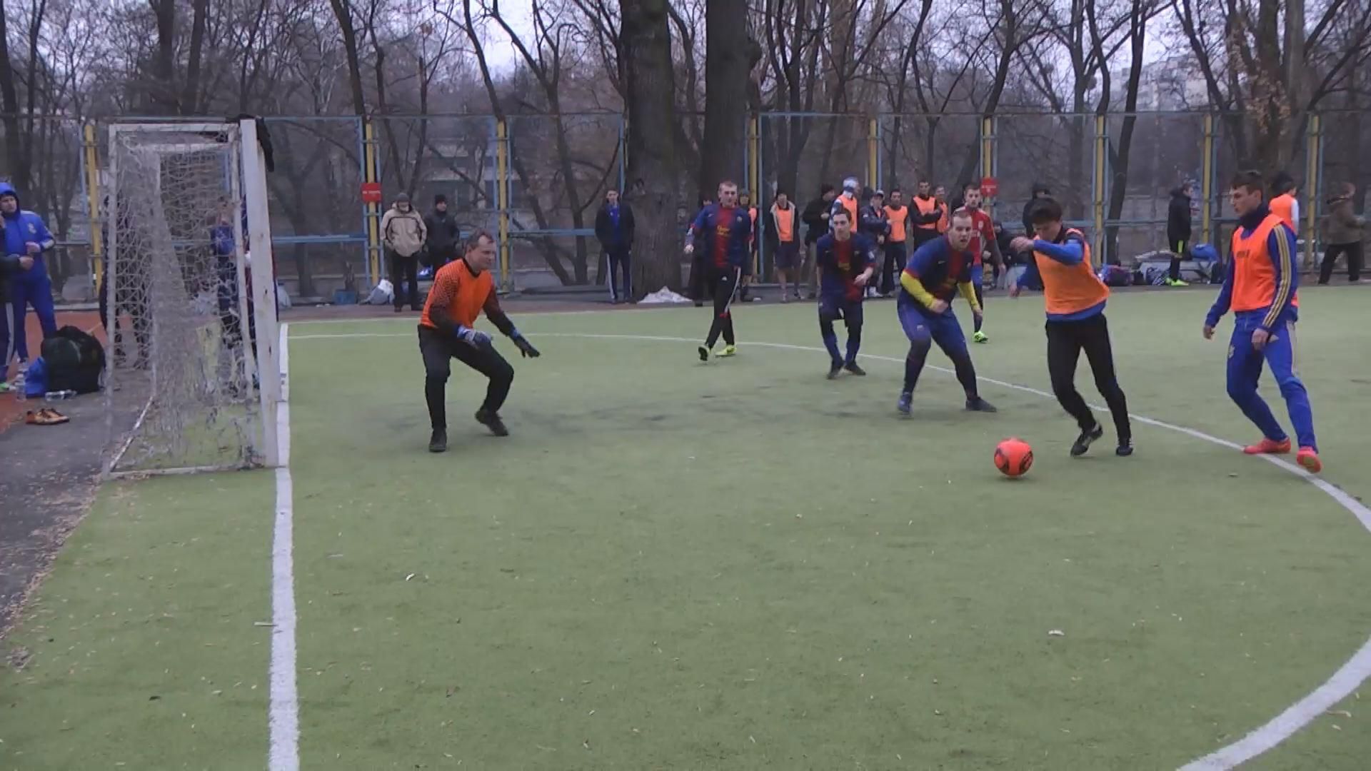 В Киеве проходят турниры по футболу среди юношеских любительских команд