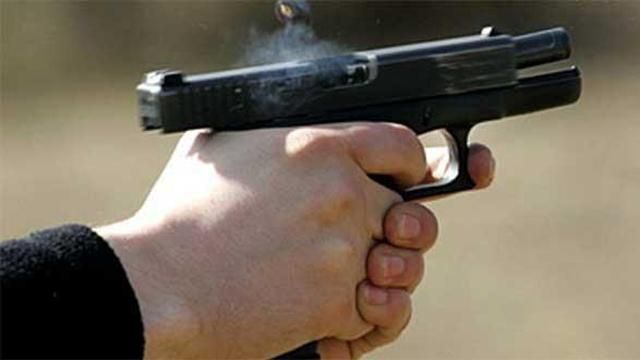 У сімферопольському барі стріляли в депутата від партії Жириновського У сімферопольському барі стріляли в депутата від партії Жириновського