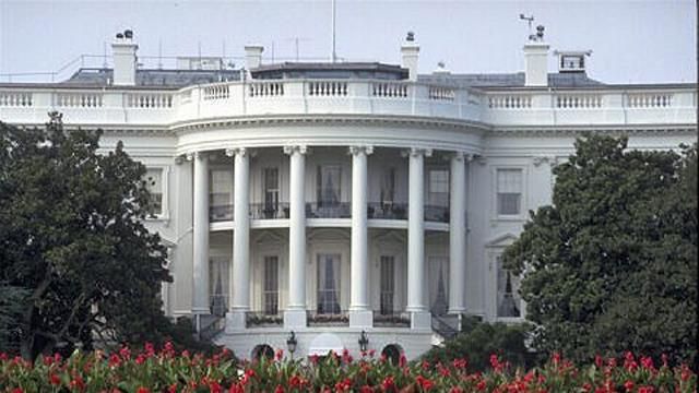 Американський сенатор закликав Білий дім надати Україні "серйозну оборонну зброю" Американський сенатор закликав Білий дім надати Україні "серйозну оборонну зброю"