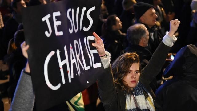 У безіменних могилах таємно поховали терористів, які розстріляли журналістів Charlie Hebdo