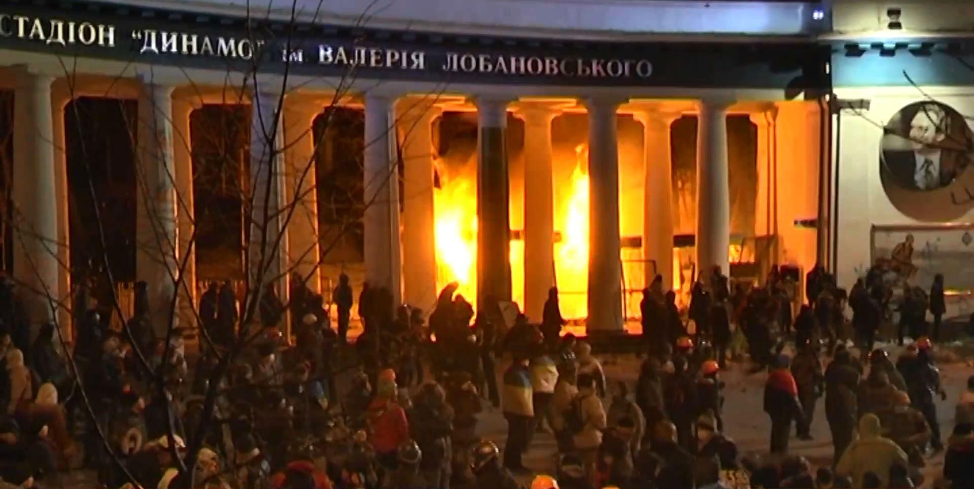 Хроніка 19 січня 2014. Вимога скасувати "закони 16 січня", перші бої на Грушевського Хроніка 19 січня 2014. Вимога скасувати "закони 16 січня", перші бої на Грушевського