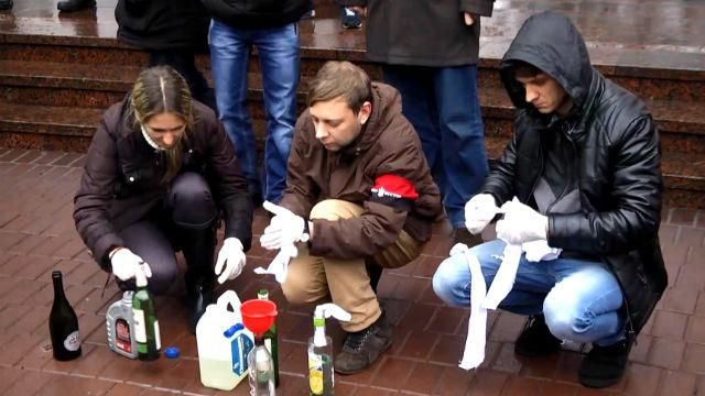 "Правий сектор" мітингом відзначив річницю "кривавого Водохреща" "Правий сектор" мітингом відзначив річницю "кривавого Водохреща"