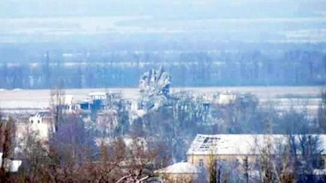 На помощь "киборгам" идет массовое подкрепление На помощь "киборгам" идет массовое подкрепление