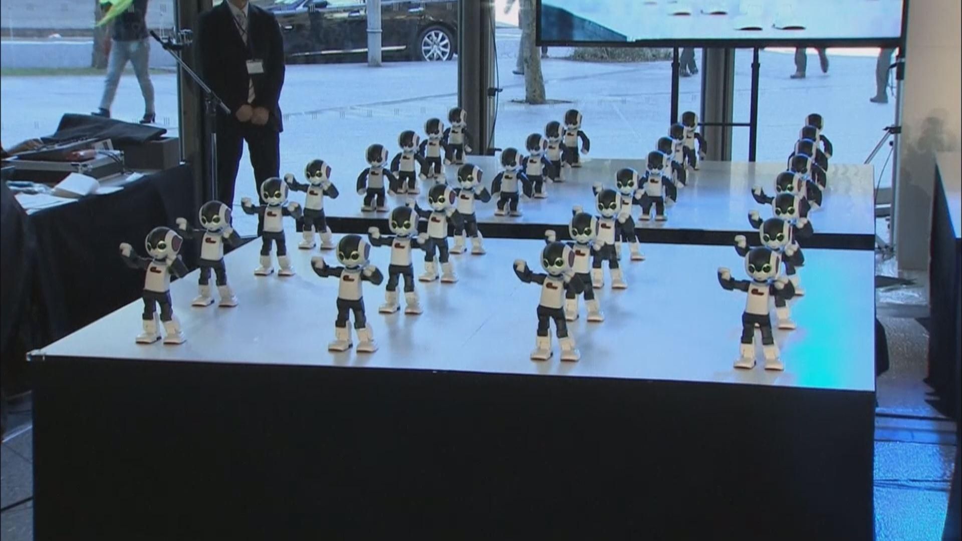 Японці показали армію роботів-гуманоїдів