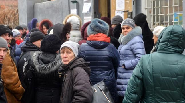 Количество переселенцев из Крыма и Донбасса превысило 900 тысяч,  – Минсоцполитики