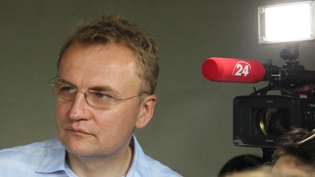 Садовий розповість про депутатську недоторканість, люстрацію і ситуацію у зоні АТО Садовий розповість про депутатську недоторканість, люстрацію і ситуацію у зоні АТО