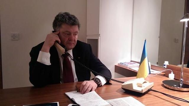 Через ситуацію в АТО Порошенко скорочує візит до Швейцарії