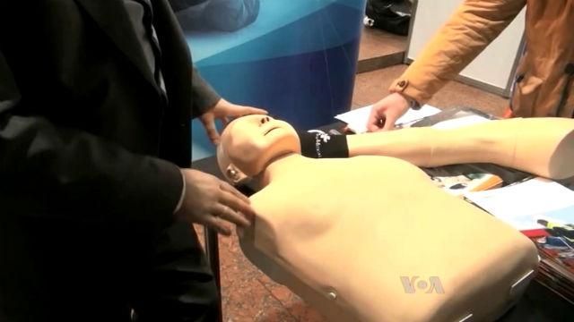 Бійці не вміють накладати джгут — це майже головна причина смертей, — експерт Бійці не вміють накладати джгут — це майже головна причина смертей, — експерт