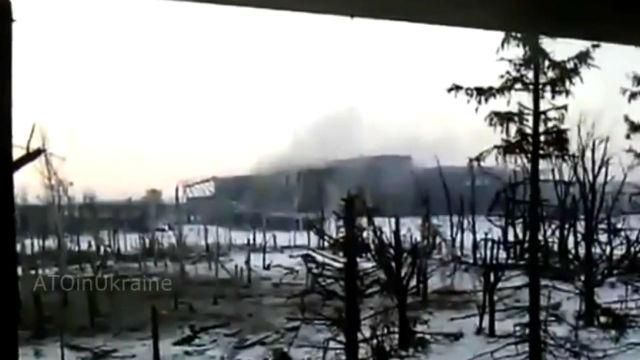 Еще одно видео штурма боевиками донецкого аеропрота
