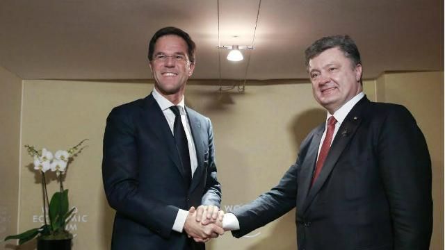 Порошенко розраховує на конструктивний діалог "нормандської четвірки" Порошенко розраховує на конструктивний діалог "нормандської четвірки"