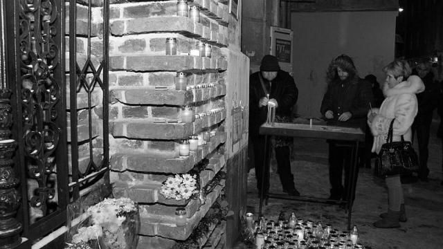 Трагическая годовщина: год назад Украина попрощалась с первыми героями Небесной сотни Трагическая годовщина: год назад Украина попрощалась с первыми героями Небесной сотни