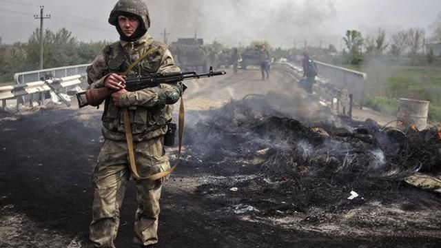 Противник наступает, в Песках — тяжелые бои, — Тымчук