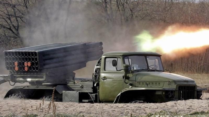 В Донецке засекли длинную колонну вражеских "Градов" В Донецке засекли длинную колонну вражеских "Градов"