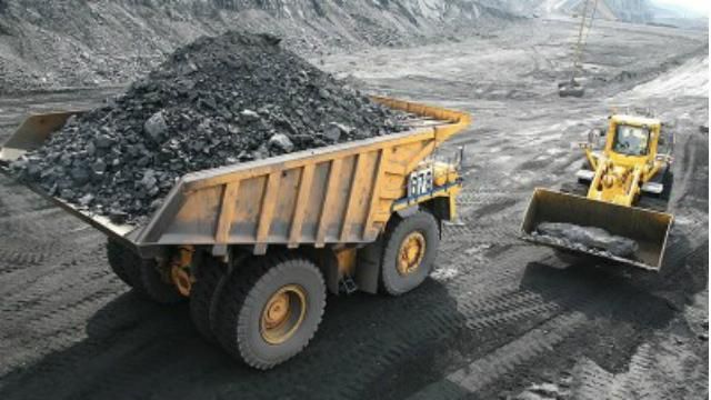 Біля Дебальцевого прикордонники затримали 19 вантажівок з вугіллям