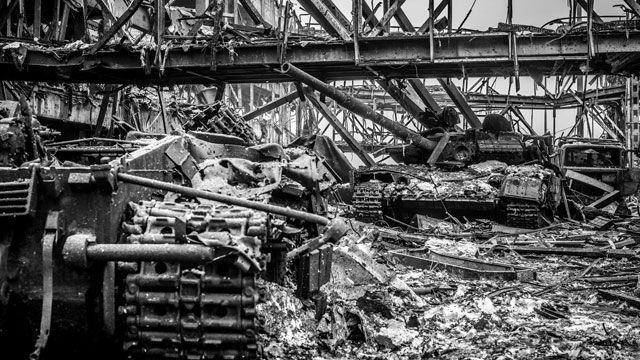 В руинах донецкого аэропорта остались "киборги", — источник В руинах донецкого аэропорта остались "киборги", — источник