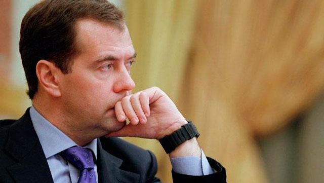 Медведєв визнав, що Росія розплачується за анексію Криму
