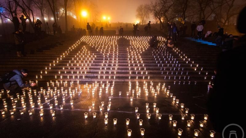 Потьомкінські сходи в Одесі запалали тисячею свічок Потьомкінські сходи в Одесі запалали тисячею свічок