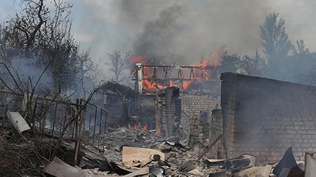 Терористи продовжують обстріли Станиці Луганської: загинуло подружжя